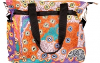 yuendumu-ruth-largetravelbag