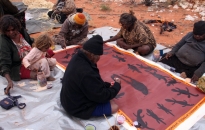 Warakurna-Women Collaborative Painting-2010-8