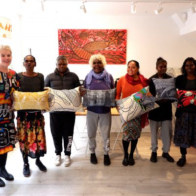 Ingrid Johanson, Jennifer Wurrkidj, Elizabeth Kala Kala, Janet Marawarr, Jessica Phillips, Jacinta Lamilami and Deborah Wurrkidj - Launching the IDAIA x Babbarra Collection at Bliss Studio Paris © Photo IDAIA